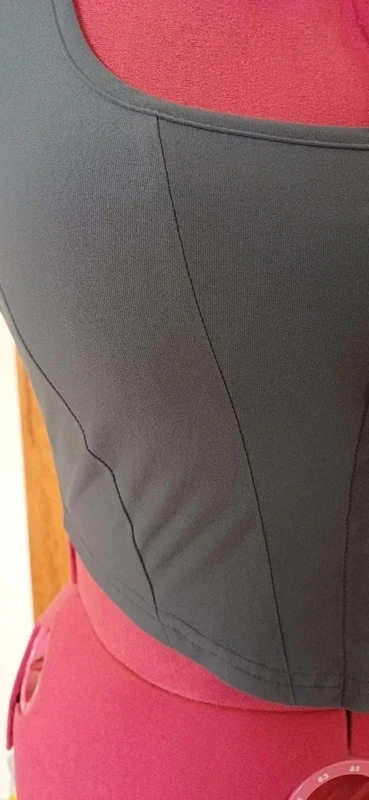 Vestido justo cinza curto com fechos na frente – photo 2